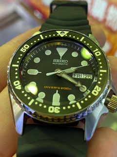 （分類：）位於 。 由 hollywood_timepiece 提交（商品編號 1025335538，圖片 1）。簡介： 。