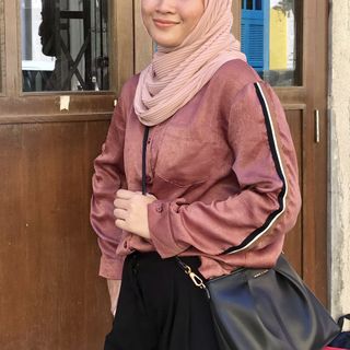 (Category: ) located in . Submitted by izahher (Listing ID 1025528697, Image 1). Description: .
