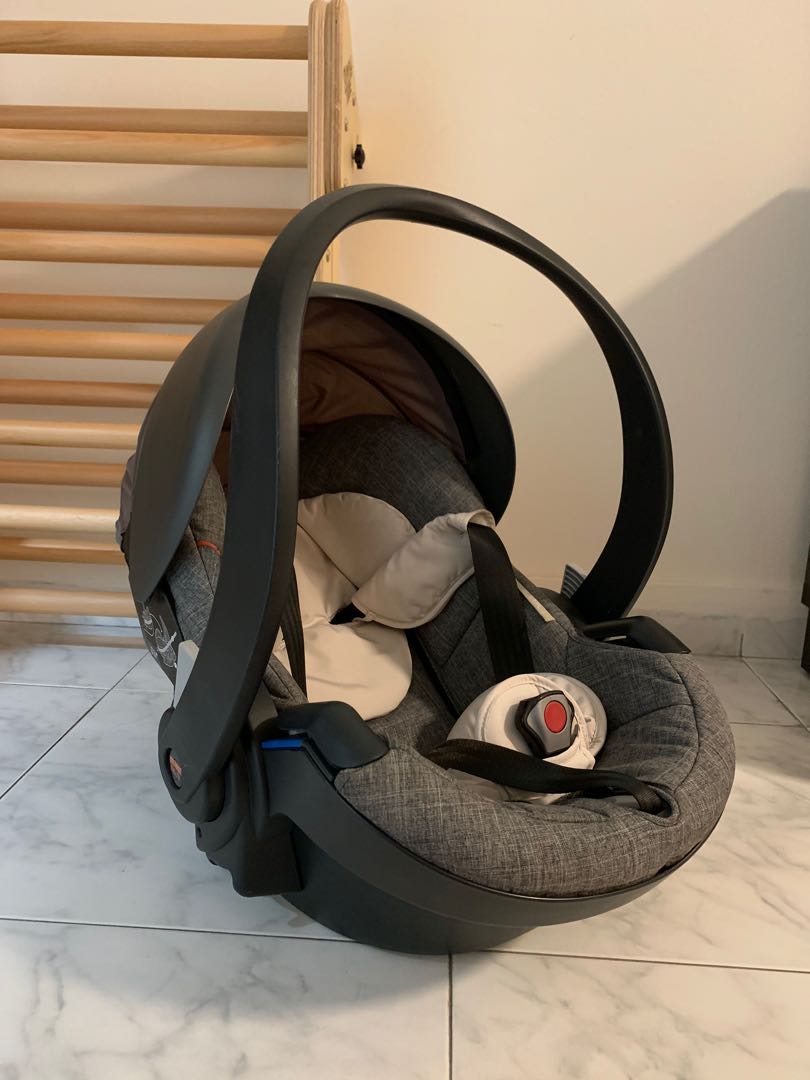 Stokke izi best sale go black melange