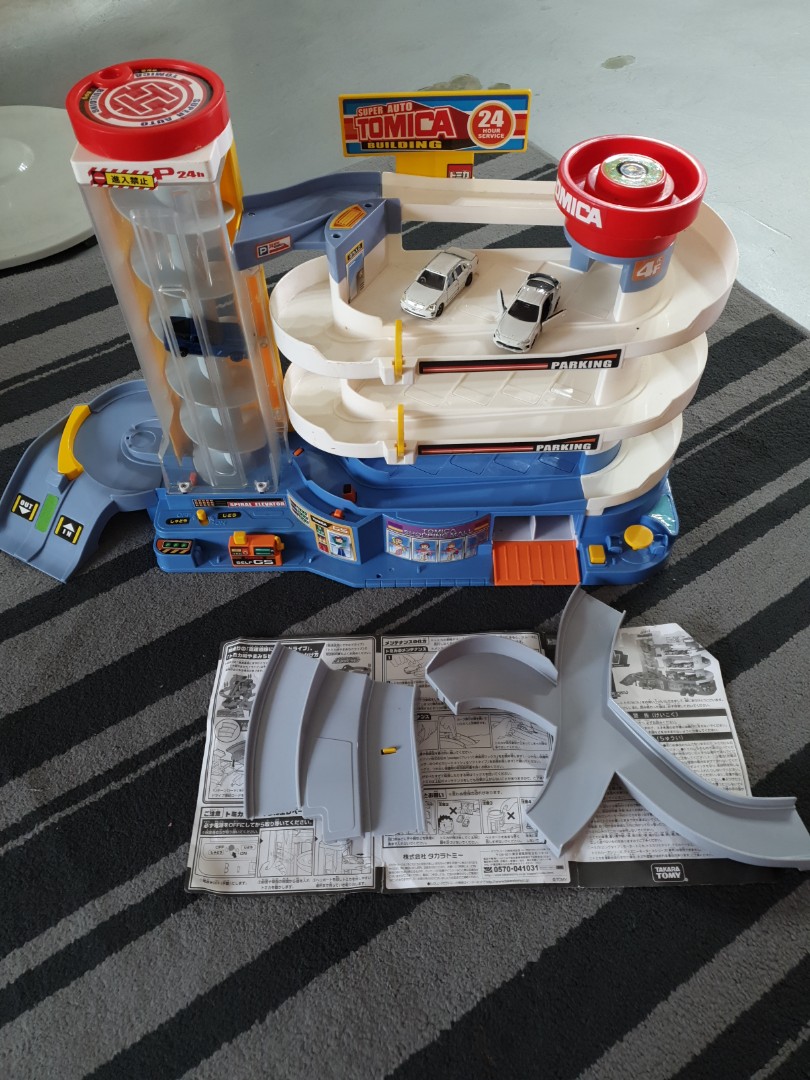Tomica building, Hobbies & Toys, Toys & Games on Carousell