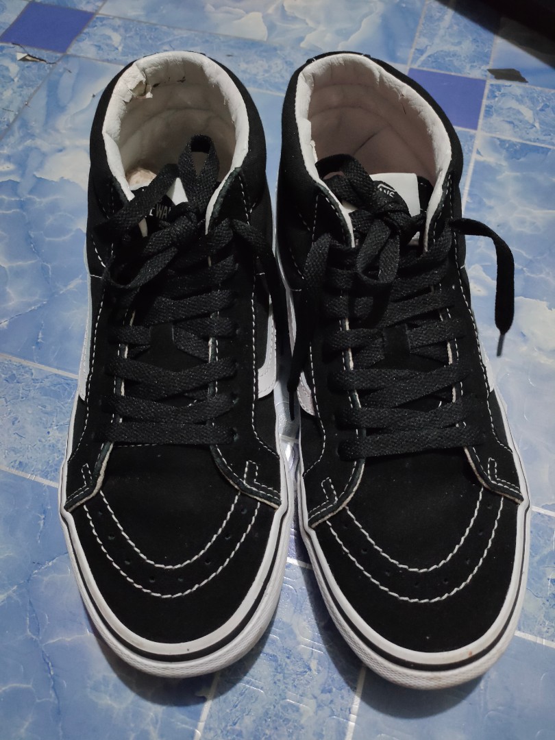 vans sneakers id
