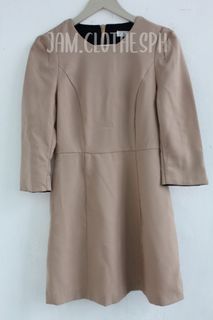 (Category: ) located in . Submitted by jam.closet (Listing ID 1025337884, Image 1). Description: .