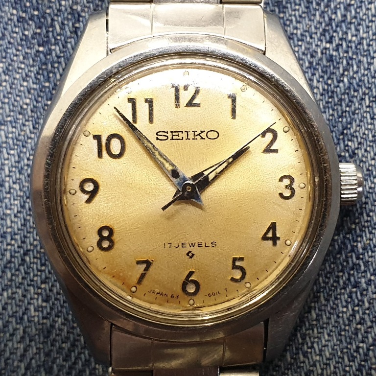 Vintage Seiko 6300-6000 17 Jewels Manual Winding Wristwatch, Women's  Fashion, Watches & Accessories, Watches on Carousell