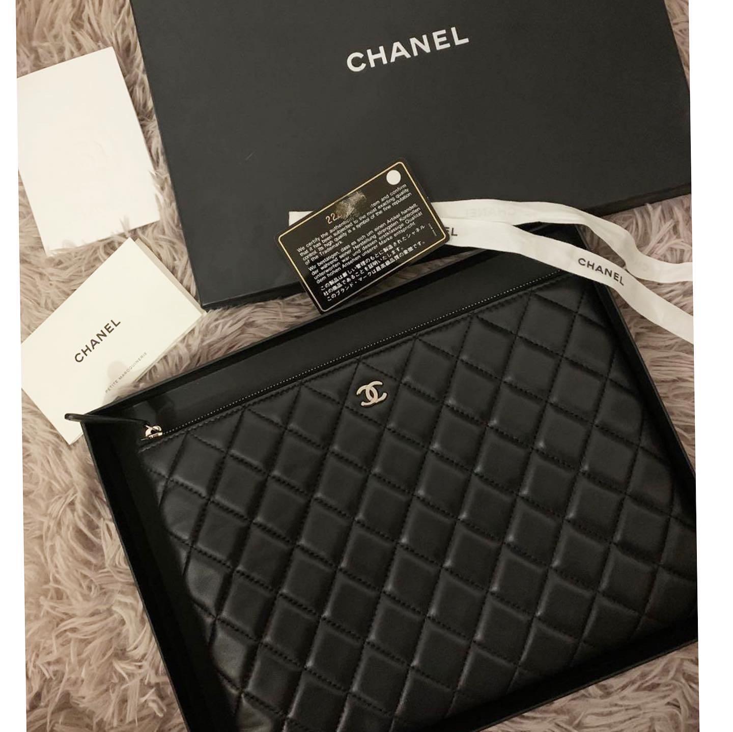 CHANEL, Bags, Brand New Authentic Chanel 223 Kelly Phone Holder With Chain  And Top Handle