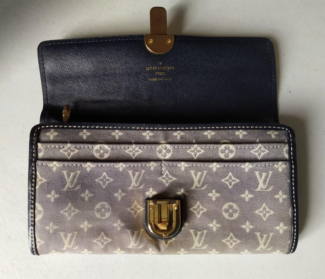 Authentic LOUIS VUITTON (Category: Luxury Bags & Wallets) located in Cavite. Submitted by lujoylasjoyas (Listing ID 1029651467, Image 2). Description: plus shipping fee.