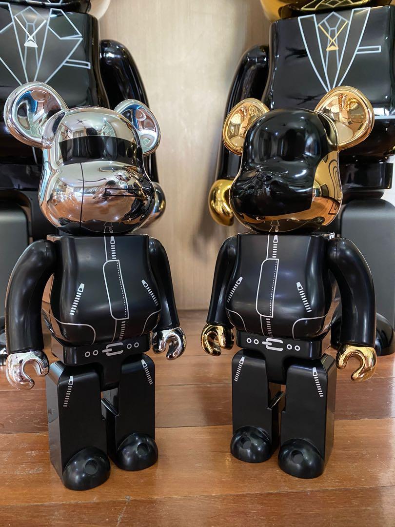 Bearbrick daft punk alive 400%, Hobbies & Toys, Collectibles