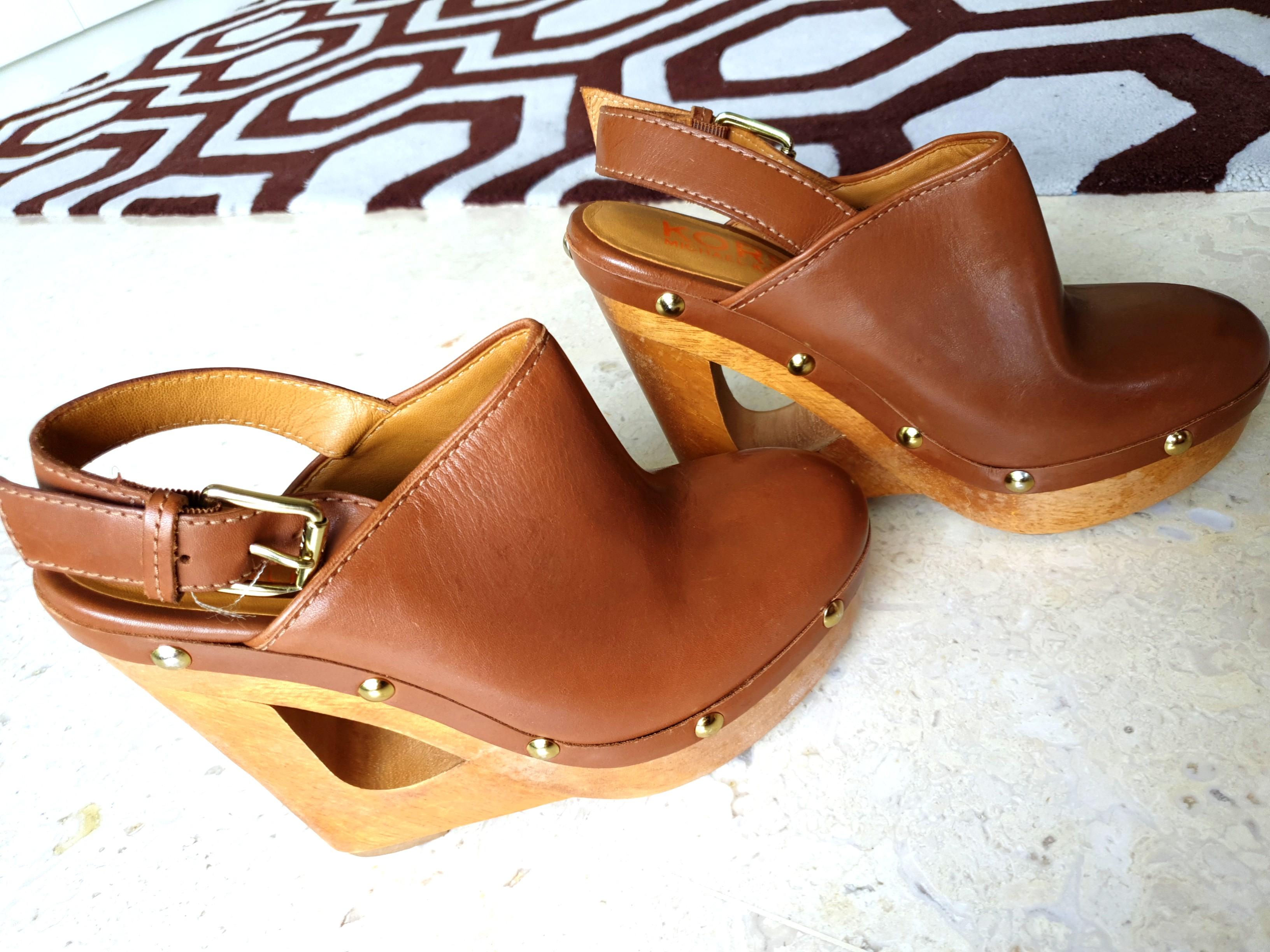 BRAND NEW! MICHAEL KORS Natural Wood Clog Shoe - Size 6M, Women's Fashion,  Footwear, Flipflops and Slides on Carousell
