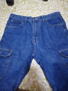 (Category: ) located in . Submitted by preloved_blueshadey (Listing ID 1029747744, Image 1). Description: .