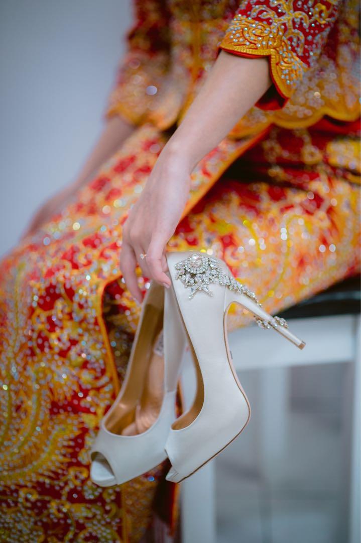 Badgley mischka cheap ivory wedding shoes