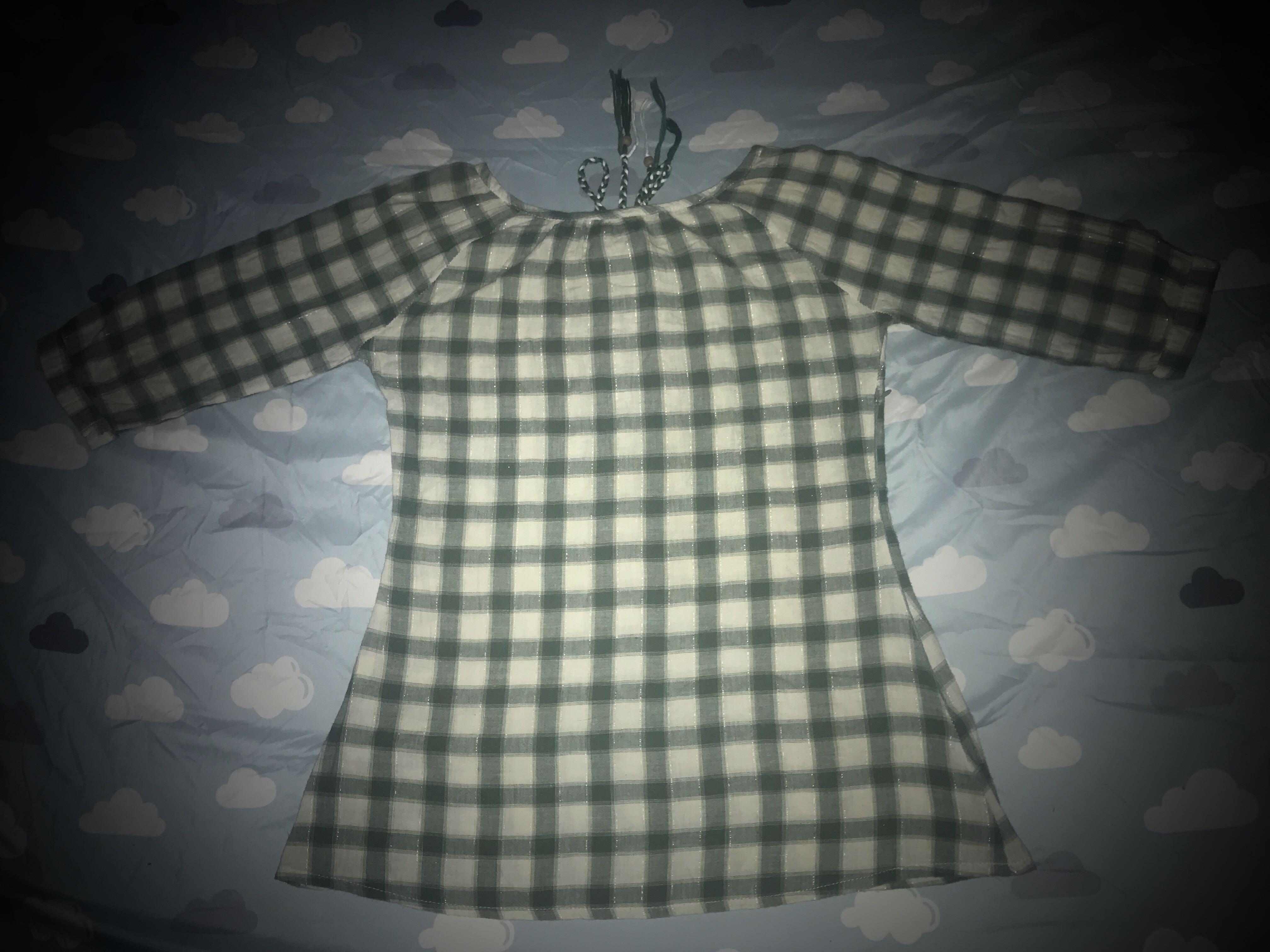 Ladies’ 3/4 Sleeved Gingham Top (Category: Blouses) located in Quezon City. Submitted by igraine_21 (Listing ID 1029705141, Image 2). Description: •GUC •Preloved but well loved. •Bought in SM RFS: Decuttering. Di na kasya at nakatago lang sa storage..