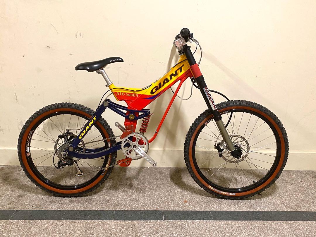 Giant dh store bikes