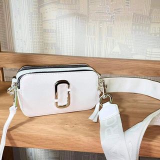 (Category: ) located in . Submitted by menshypeluxury (Listing ID 1029862722, Image 1). Description: .