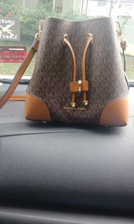(Category: ) located in . Submitted by lovebysofea (Listing ID 1029460205, Image 1). Description: .