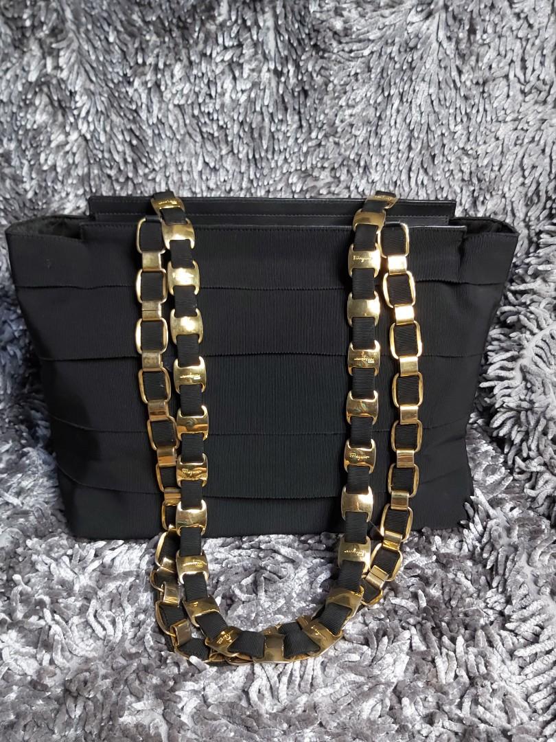 Salvatore Ferragamo layered Vara chain bag