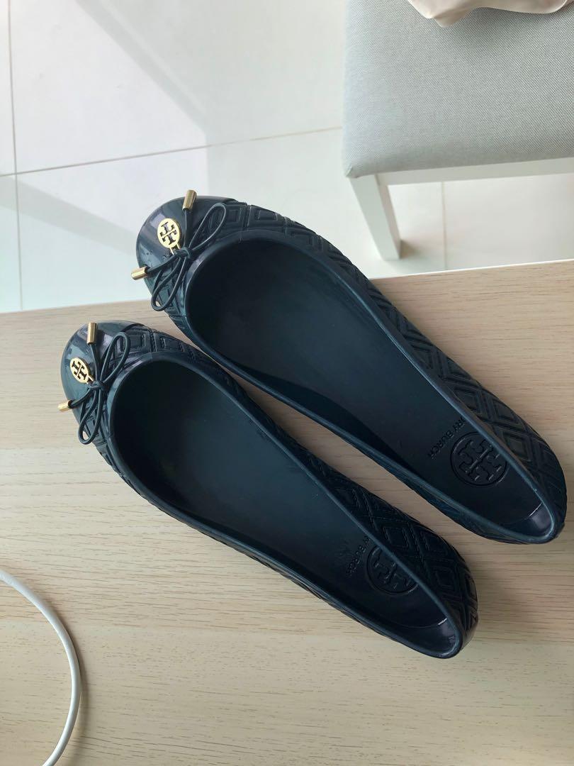 Tory Burch rubber rain shoes size 8M, Women's Fashion, Footwear, Flats on  Carousell