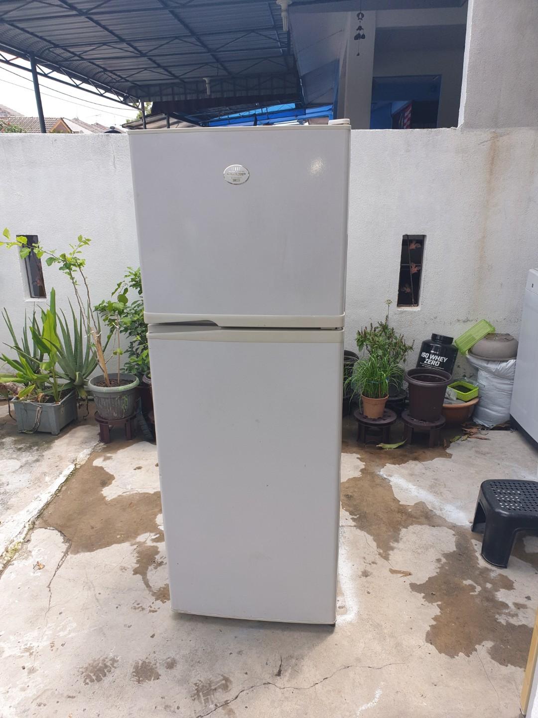 Used Sharp 2 Doors Fridge Refrigerator Peti Sejuk Peti Ais In Good Condition Kitchen Appliances On Carousell