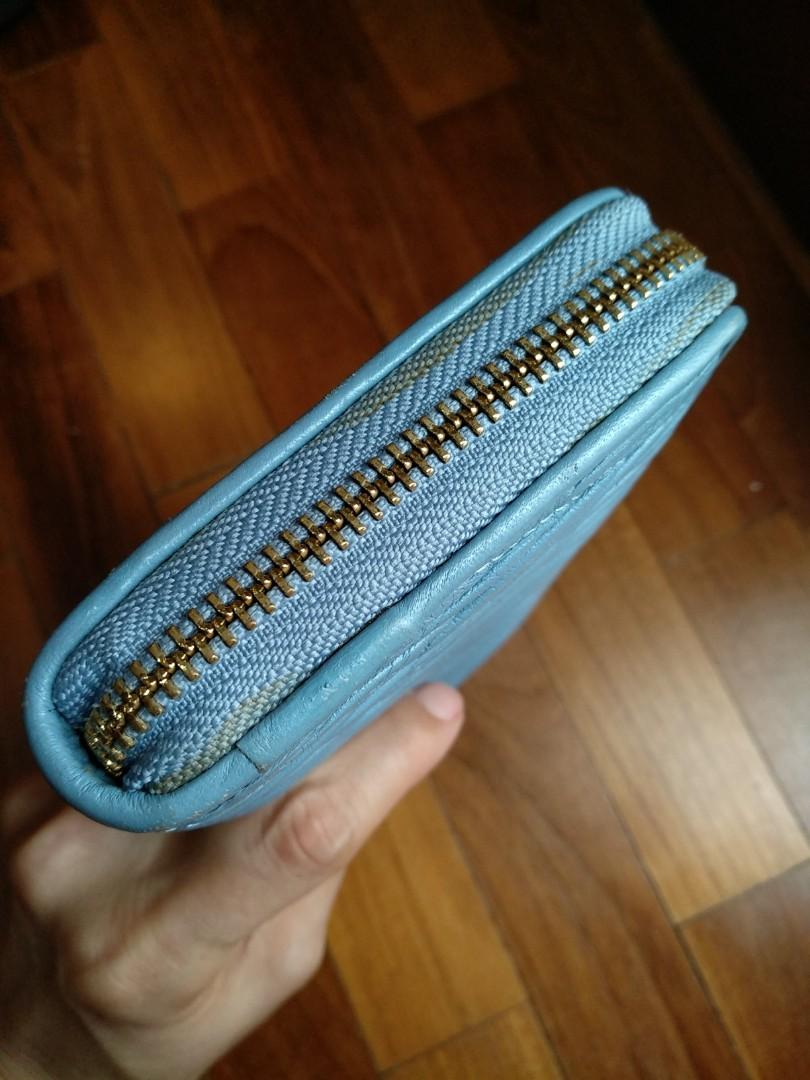 Wallets (Category: Wallets & Card Holders) located in Singapore. Submitted by yong76 (Listing ID 1029669296, Image 6). Description: condition 8/10.
