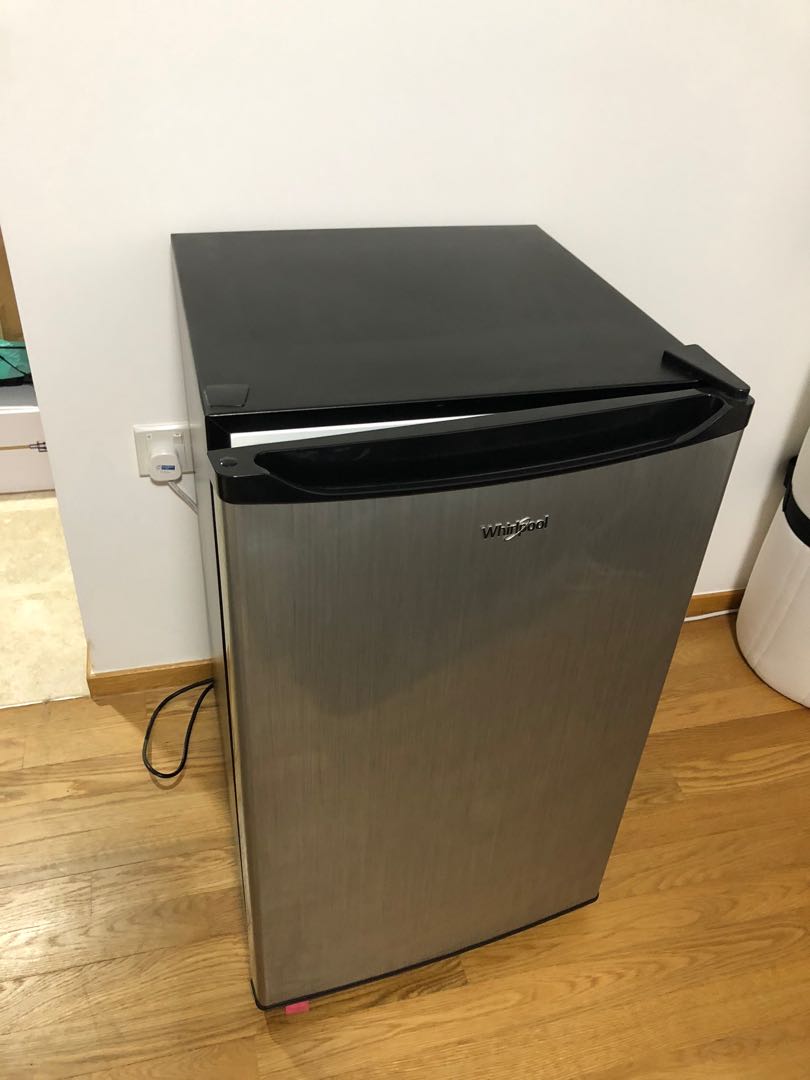 Whirlpool wgd45ss bar fridge hotsell