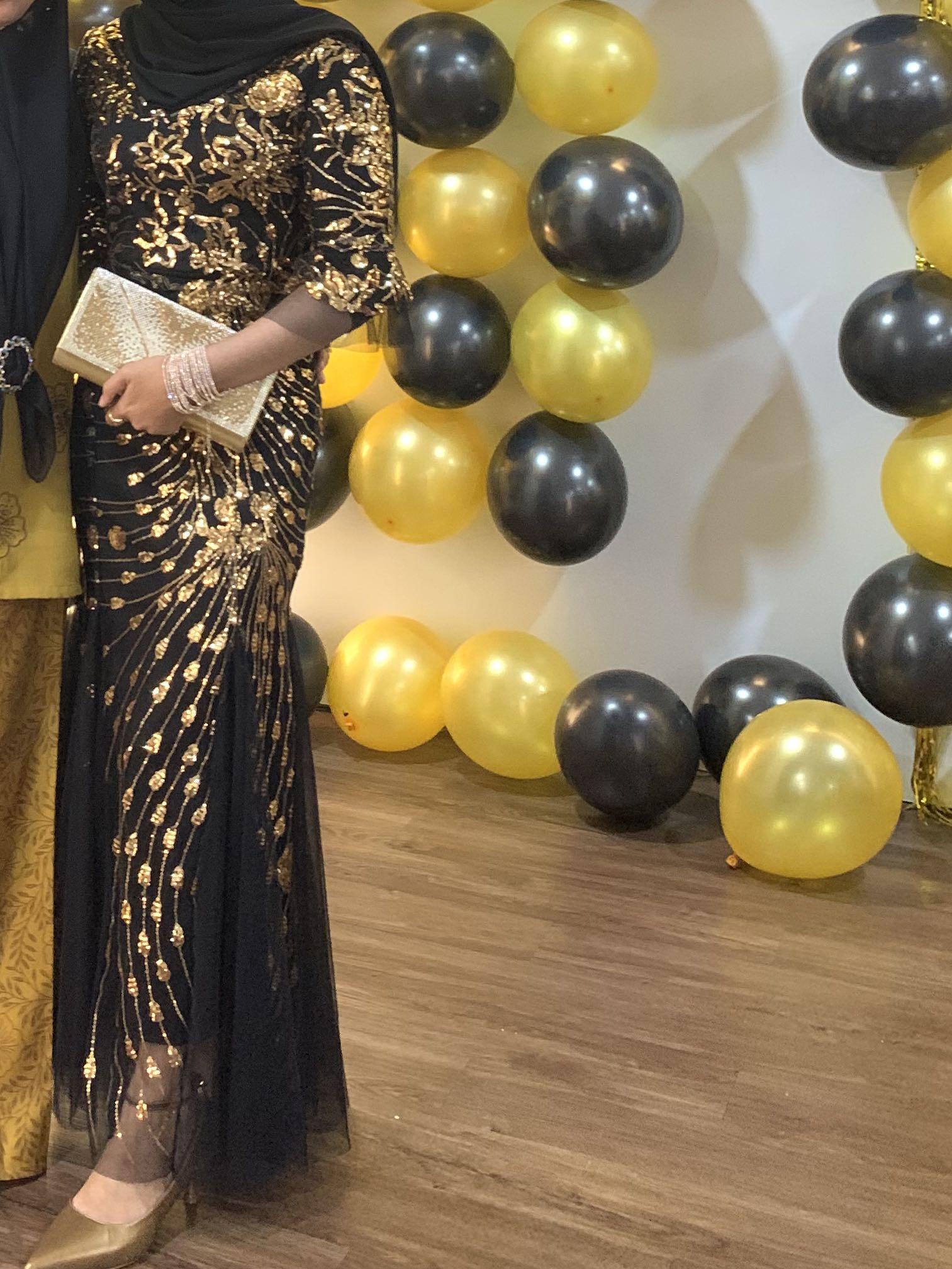 Black gold muslimah dress 2025