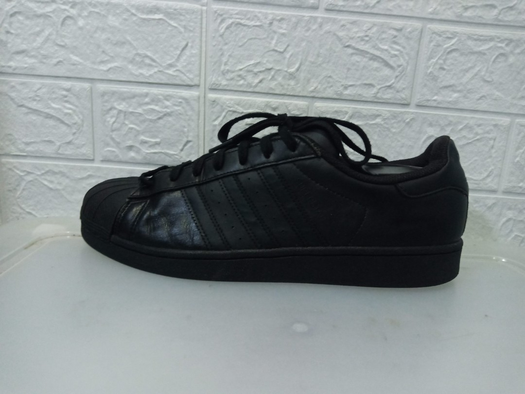 superstar all black