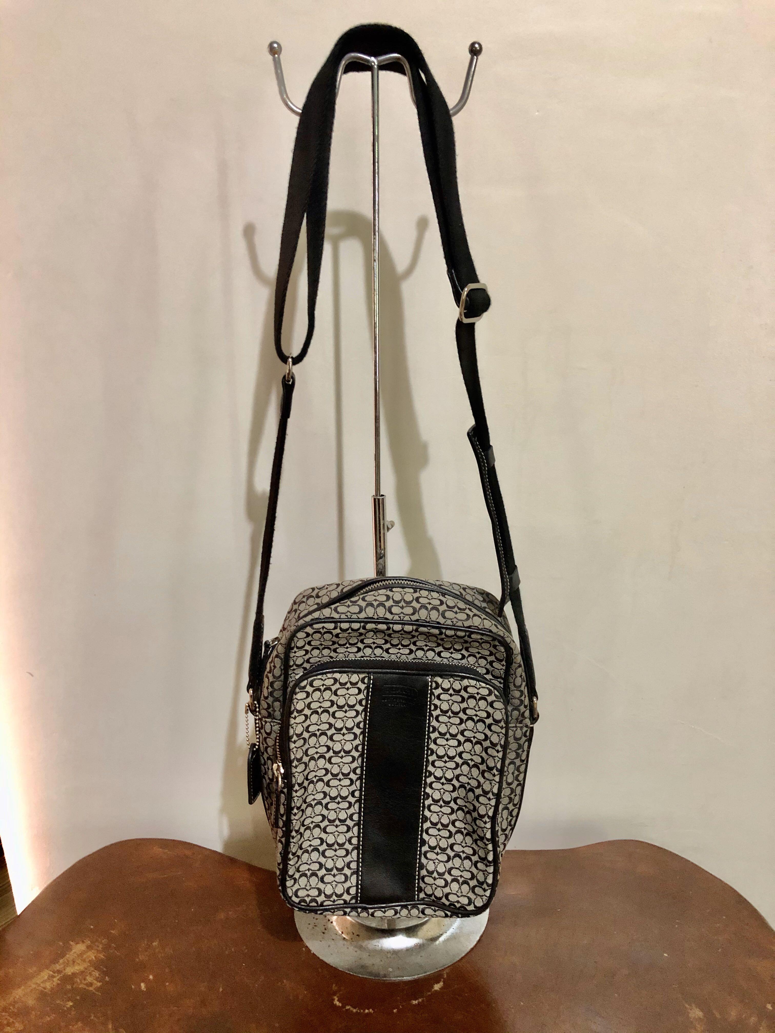 auth COACH sling bag bodybag (Category: Sling Bags) located in Bulacan. Submitted by young.mind (Listing ID 1029895714, Image 1). Description: authentic COACH sling bag like new open for swap to iwatch or offer .