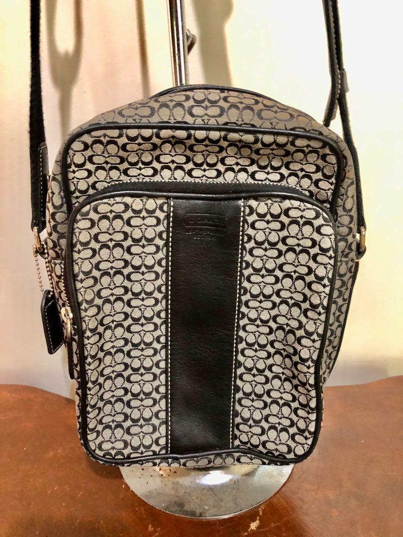 auth COACH sling bag bodybag (Category: Sling Bags) located in Bulacan. Submitted by young.mind (Listing ID 1029895714, Image 2). Description: authentic COACH sling bag like new open for swap to iwatch or offer .