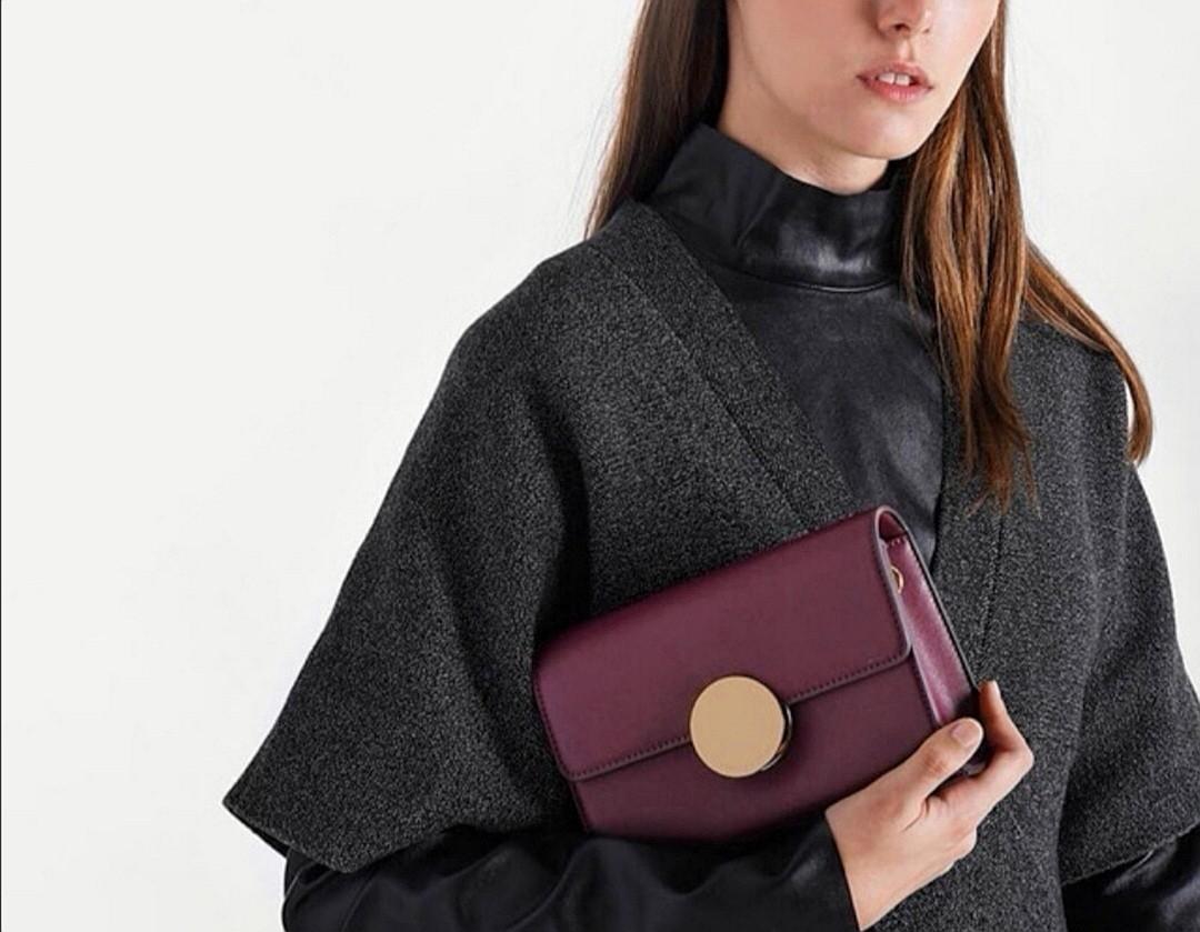 Circular buckle crossbody bag new arrivals