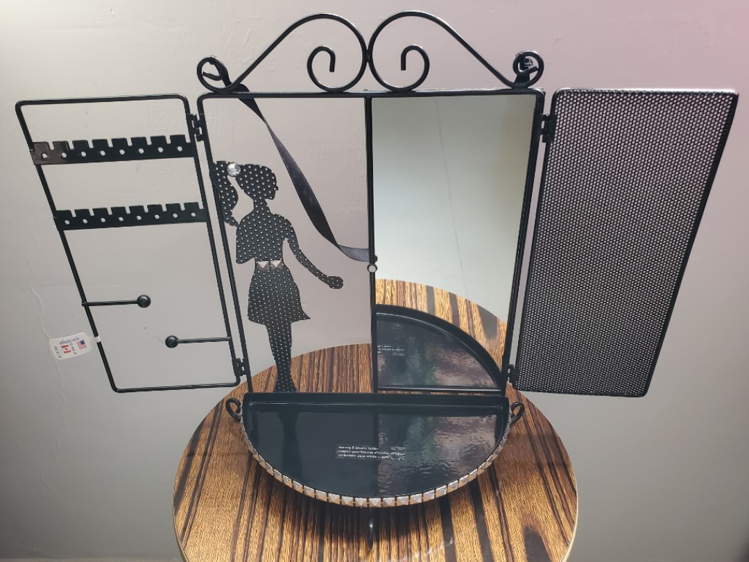 claire's earring & jewelry holder 可開/關飾物置物架連鏡, 傢俬＆家居, 家居裝飾, 家居裝飾 其他