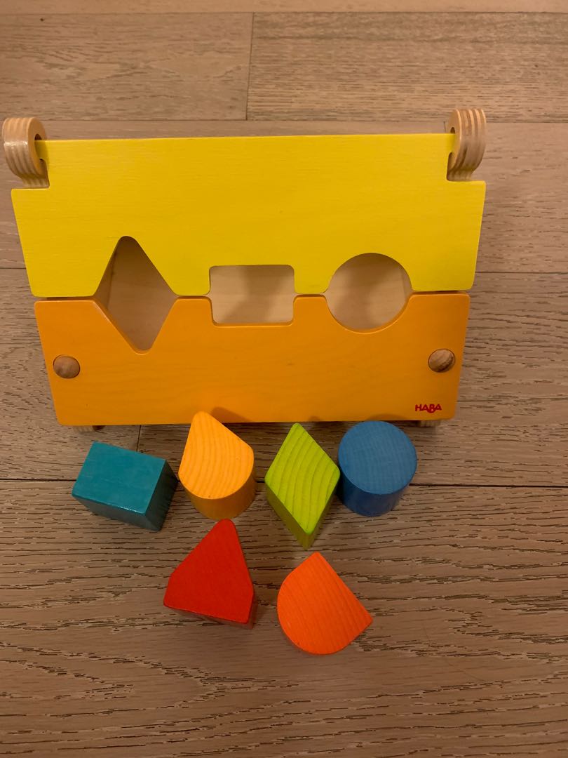 HABA sorting box - excellent condition, 兒童&孕婦用品, 嬰兒玩具 - Carousell