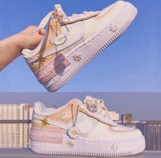 (Category: ) located in . Submitted by Sasha.closet (Listing ID 1029991147, Image 1). Description: .
