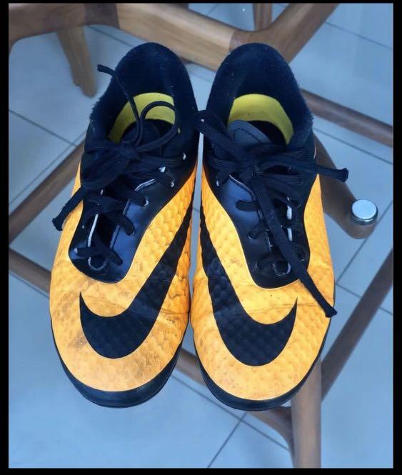 kids nike hypervenom phelon