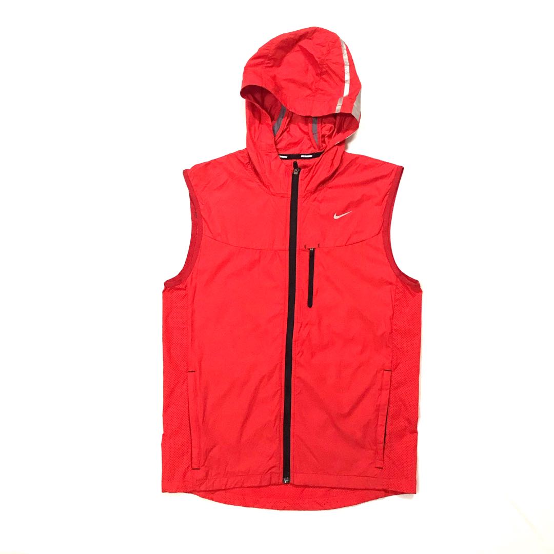 Nike running vest hoodie Men s Fashion Activewear on Carousell