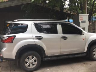 Mux Isuzu Honeycomb Grille Bluepower Blue Power Matte Black Car Parts Accessories Body Parts And Accessories On Carousell