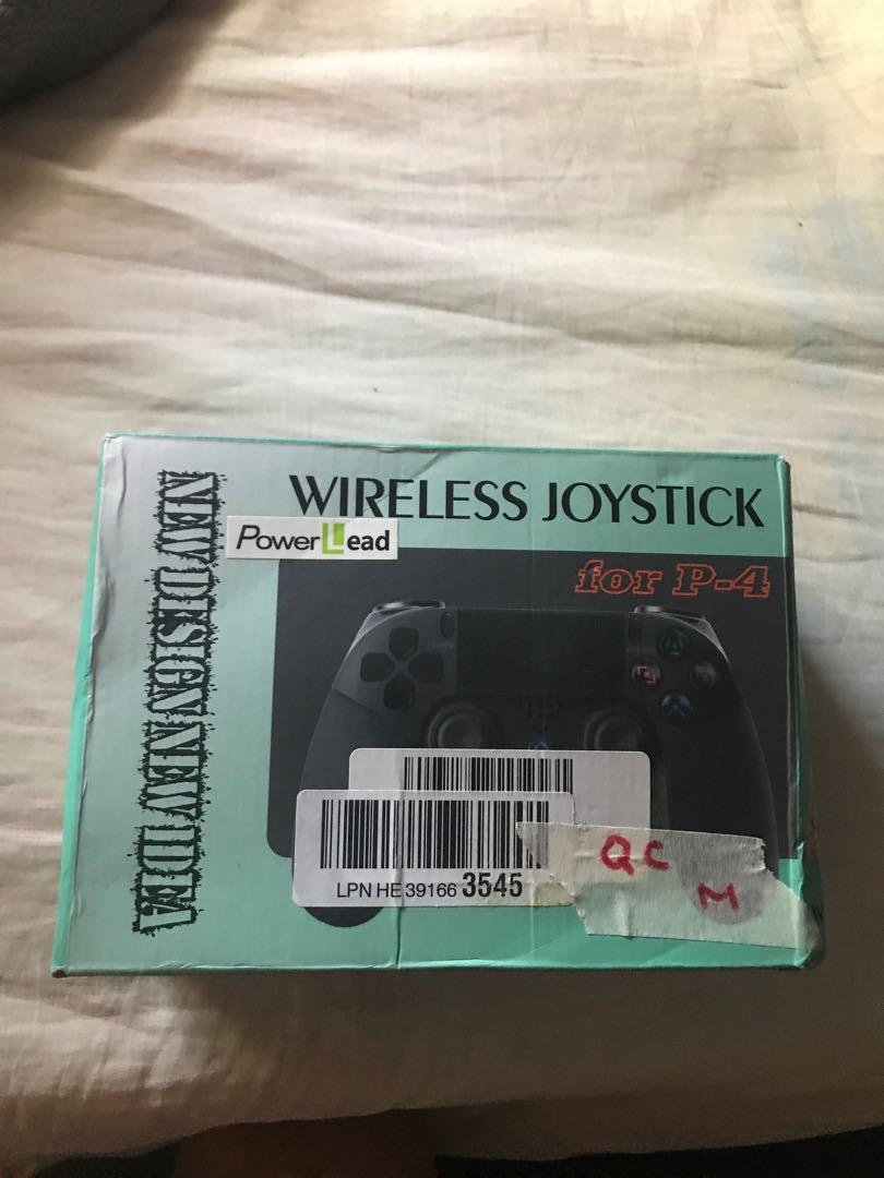 PS4 Controller (Category: Controllers) located in Singapore. Submitted by clown666 (Listing ID 1029897446, Image 3). Description: Pm me if intrested.