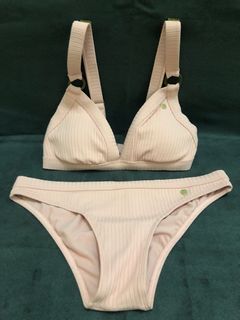 由 ting1111 (刊登 ID 1029924346，圖片 1) 提交，位於 的 (類別：)，說明：。