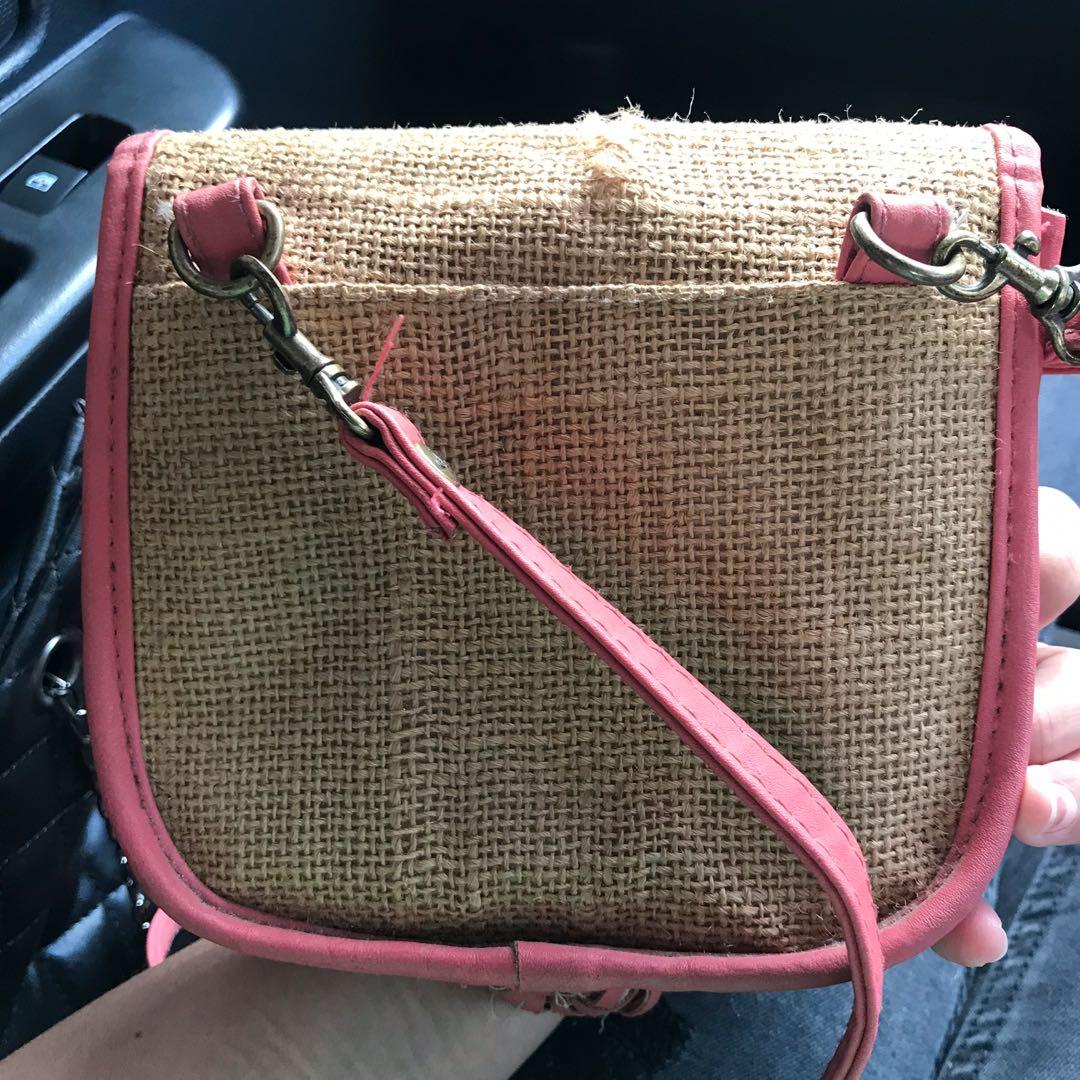 Roxy Sling Bag, Women's Fashion, Bags & Wallets, Crossbody Bags on