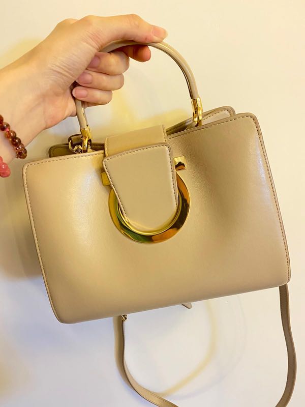 Ferragamo thalia shoulder bag