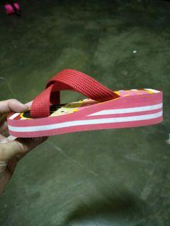 Sandal anak perempuan