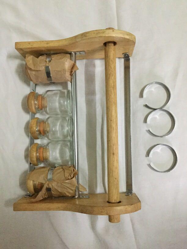 Spice and towel rack (Category: Towels, Napkins & Holders) located in Quezon City. Submitted by forrescuecats (Listing ID 1029988521, Image 1). Description: Matagal naka display. Pwede naman po dikit.