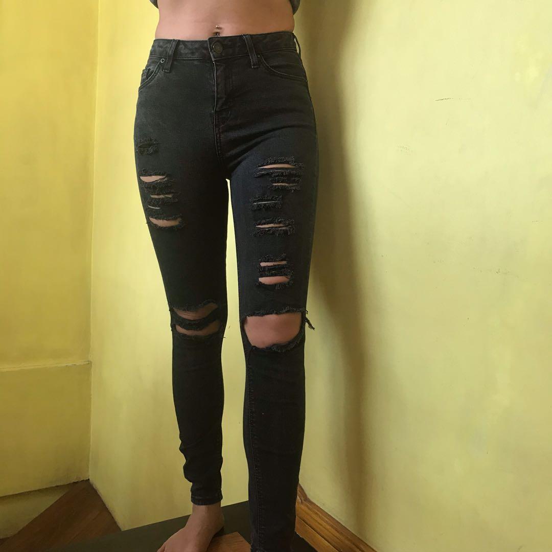 Topshop Jamie Distressed Jeans (Category: Jeans) located in San Juan City. Submitted by shooloo (Listing ID 1029881501, Image 1). Description: -Stretch fabric -Distressed.