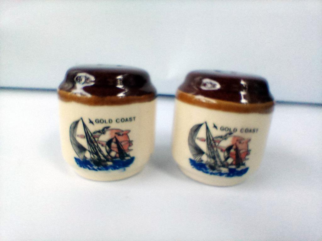 Vintage Ceramic Gold Coast Salt Pepper Shakers Retro Souvenir Antiques Vintage Collectibles On Carousell