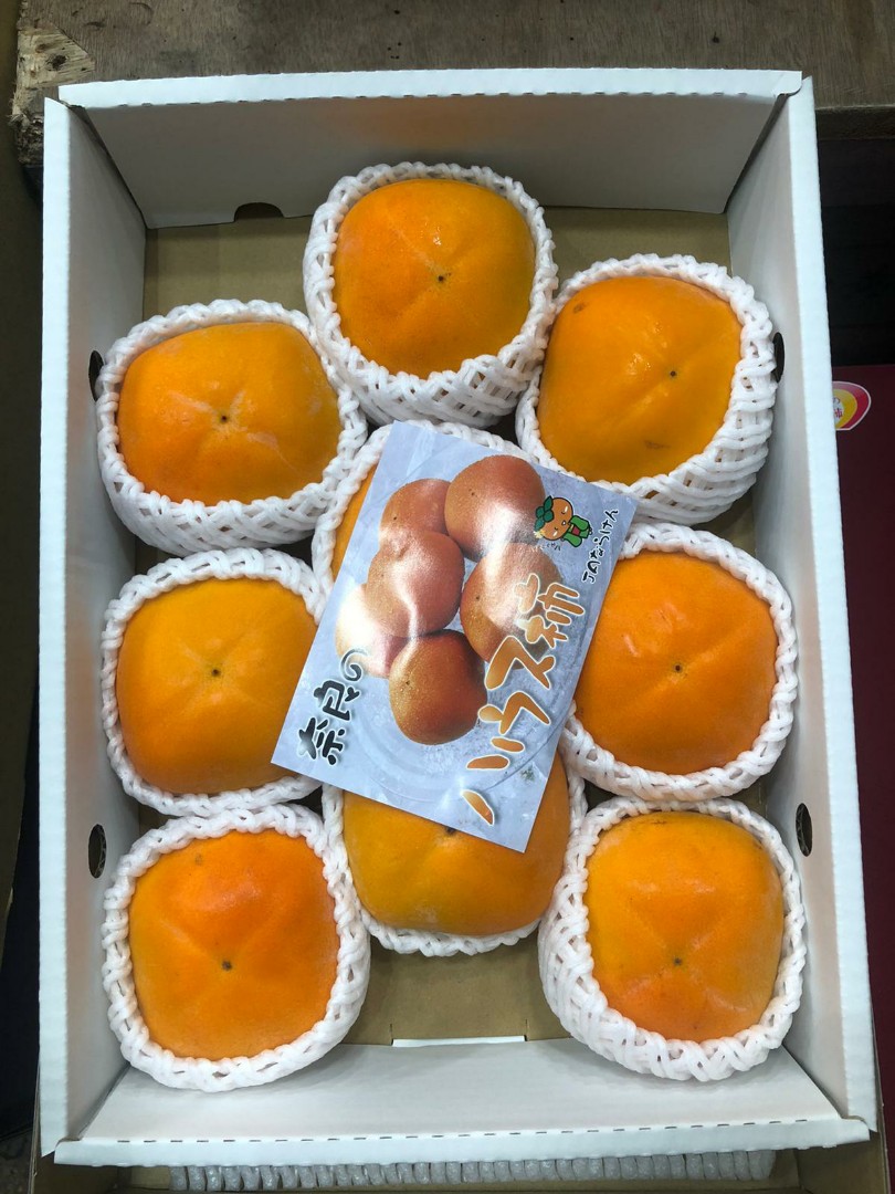 日本奈良縣早生刀根柿 禮盒一盒 嘢食 嘢飲 包裝食物 即食食物on Carousell