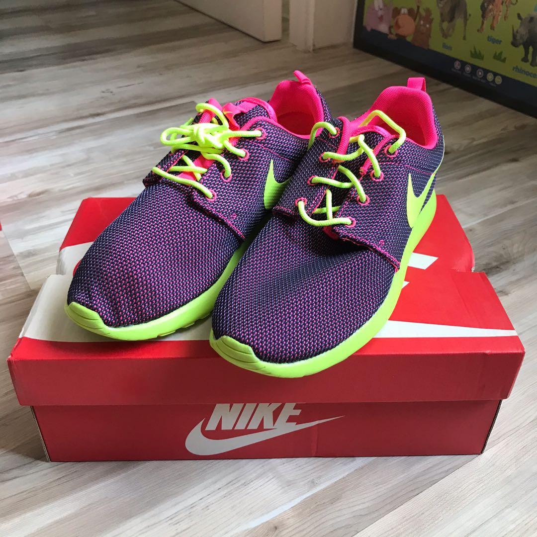 Nike Roshe Run US8 Running Shoes women Carousell