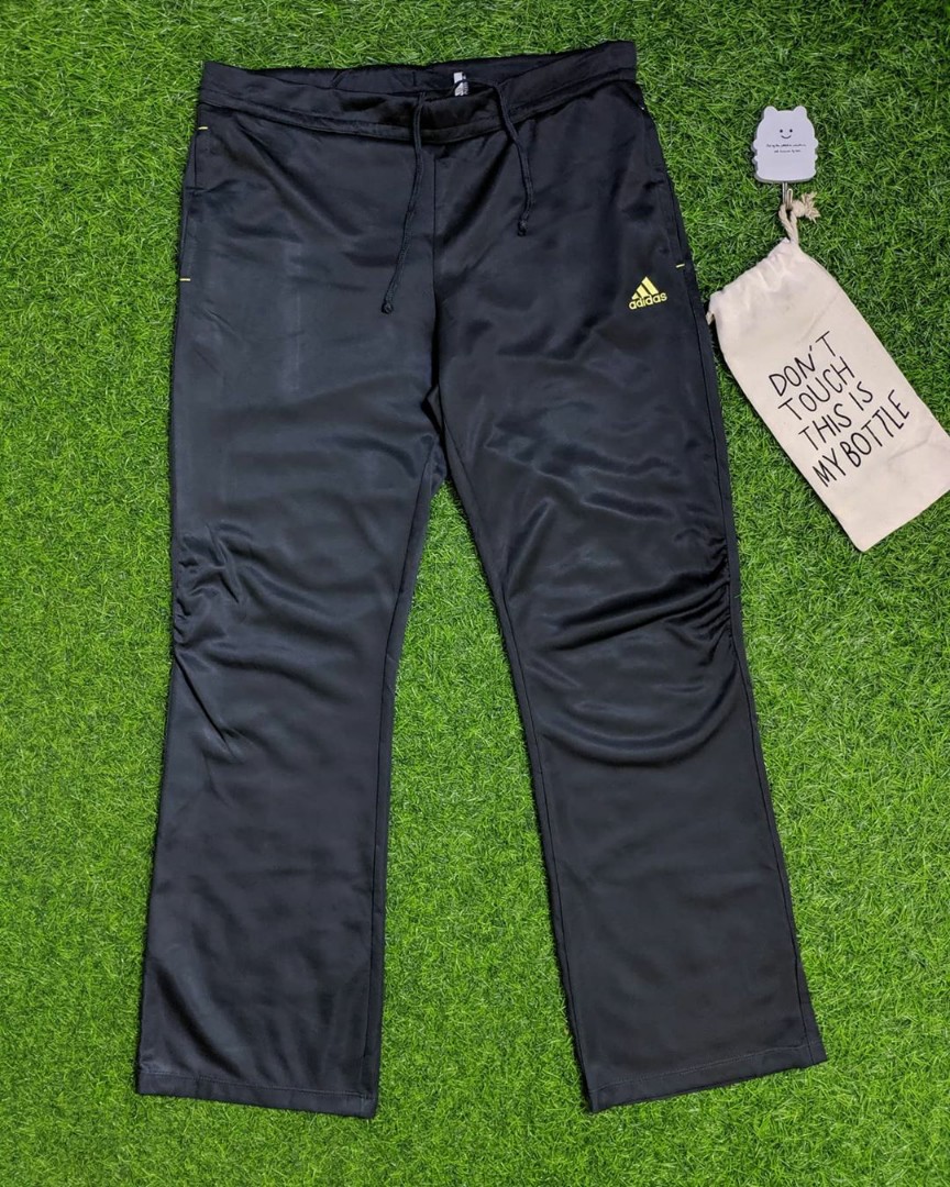 Adidas training pants M/30 original, Olah Raga, Baju Olahraga di Carousell