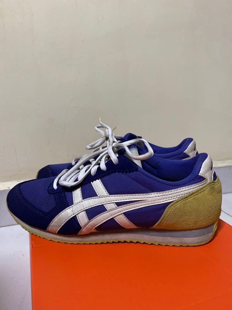 asics trainers size 3
