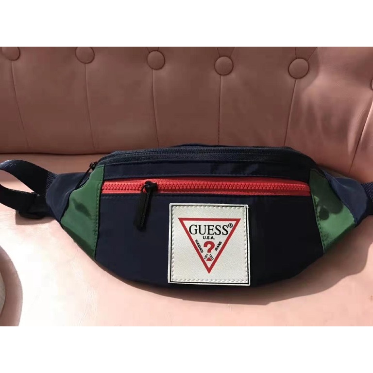 Pouch hot sale bag guess