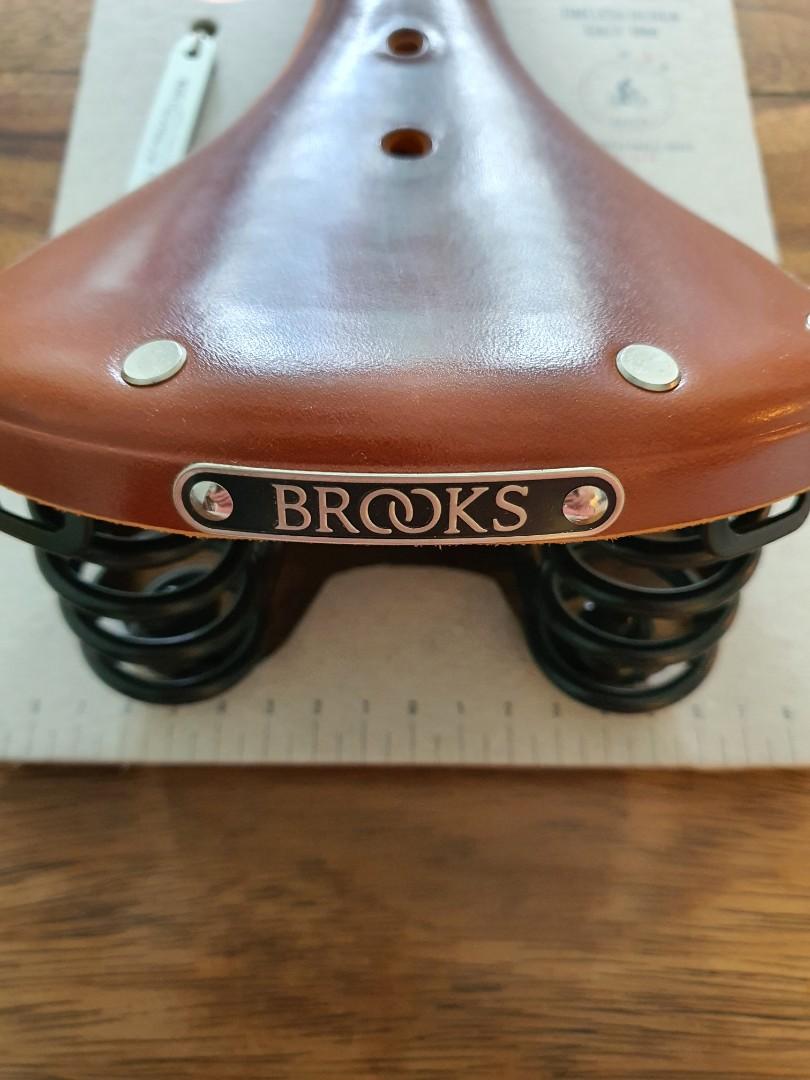 brooks flyer honey