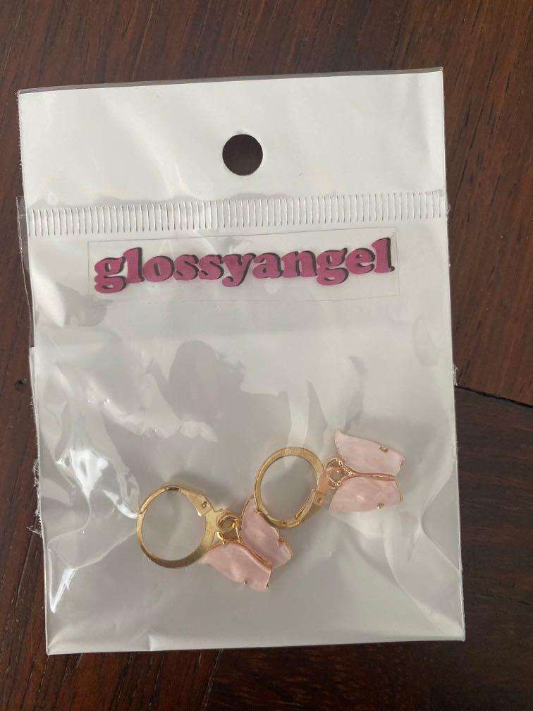 Butterfly y2k earrings (Category: Earrings) located in Paranaque City. Submitted by shopkvl (Listing ID 1030104229, Image 1). Description: Brand new .