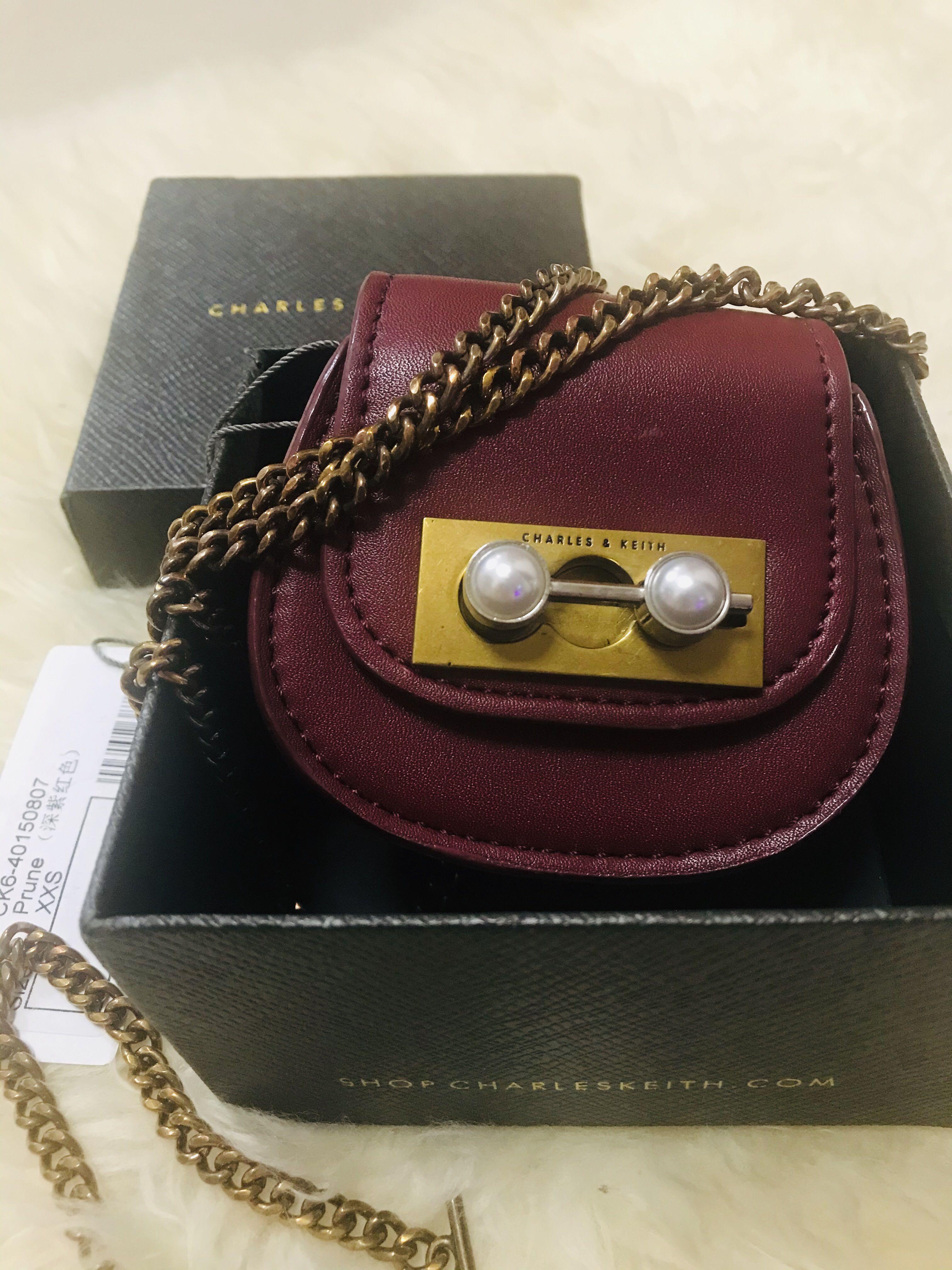 Charles and Keith Mini horseshoe key pouch 15 fast deal