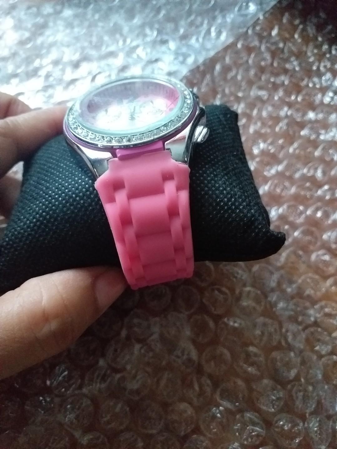Figaro couture hotsell quartz watch